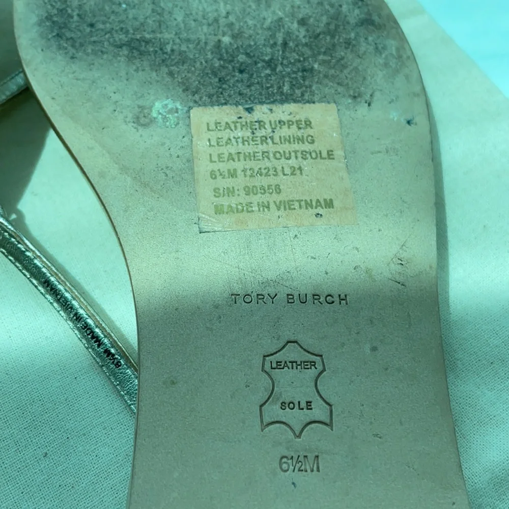 Tory Burch's Capri sandals - Picture 10 of 13